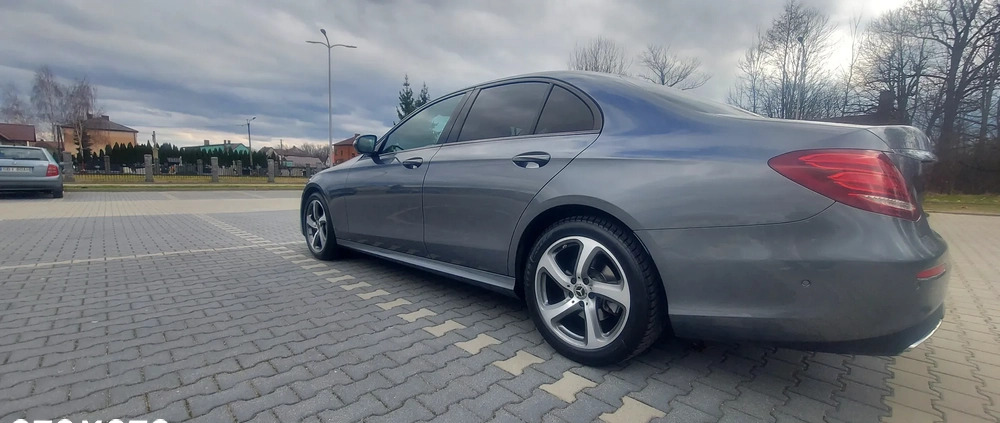 Mercedes-Benz Klasa E cena 149900 przebieg: 45403, rok produkcji 2018 z Rzgów małe 562